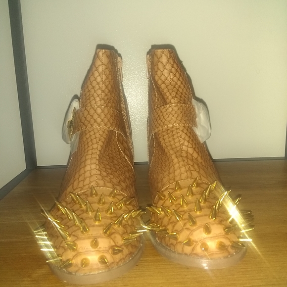 Brand new shoes size 10 - Picture 2 of 4